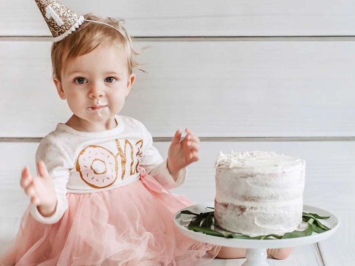 Подарунки дитині на перший день народження