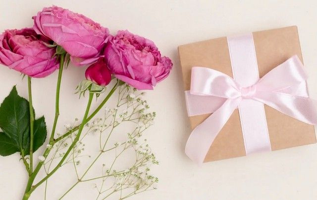 Топ-50 ідей подарунків сестрі на випускний | Оригінальні сюрпризи